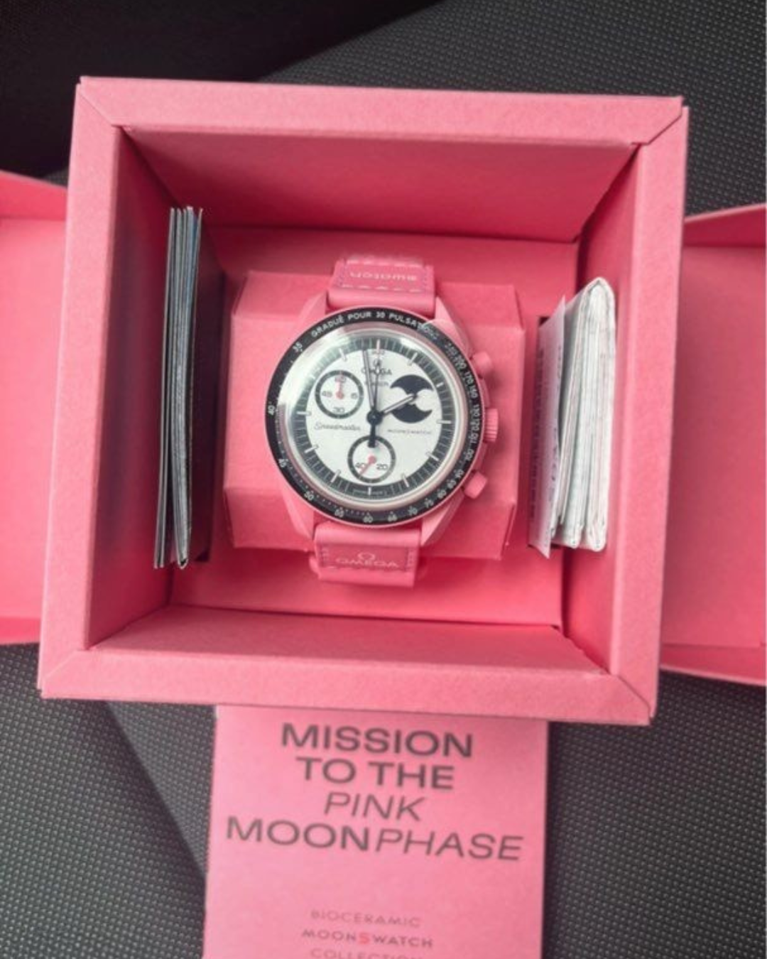 MOONSWATCH MISSION TO MOONPHASE PINK - SWATCH X OMEGA BIOCERAMIC