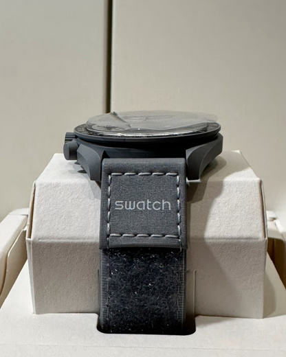 MOONSWATCH MISSION TO MOONPHASE 1965 - SWATCH X OMEGA BIOCERAMIC